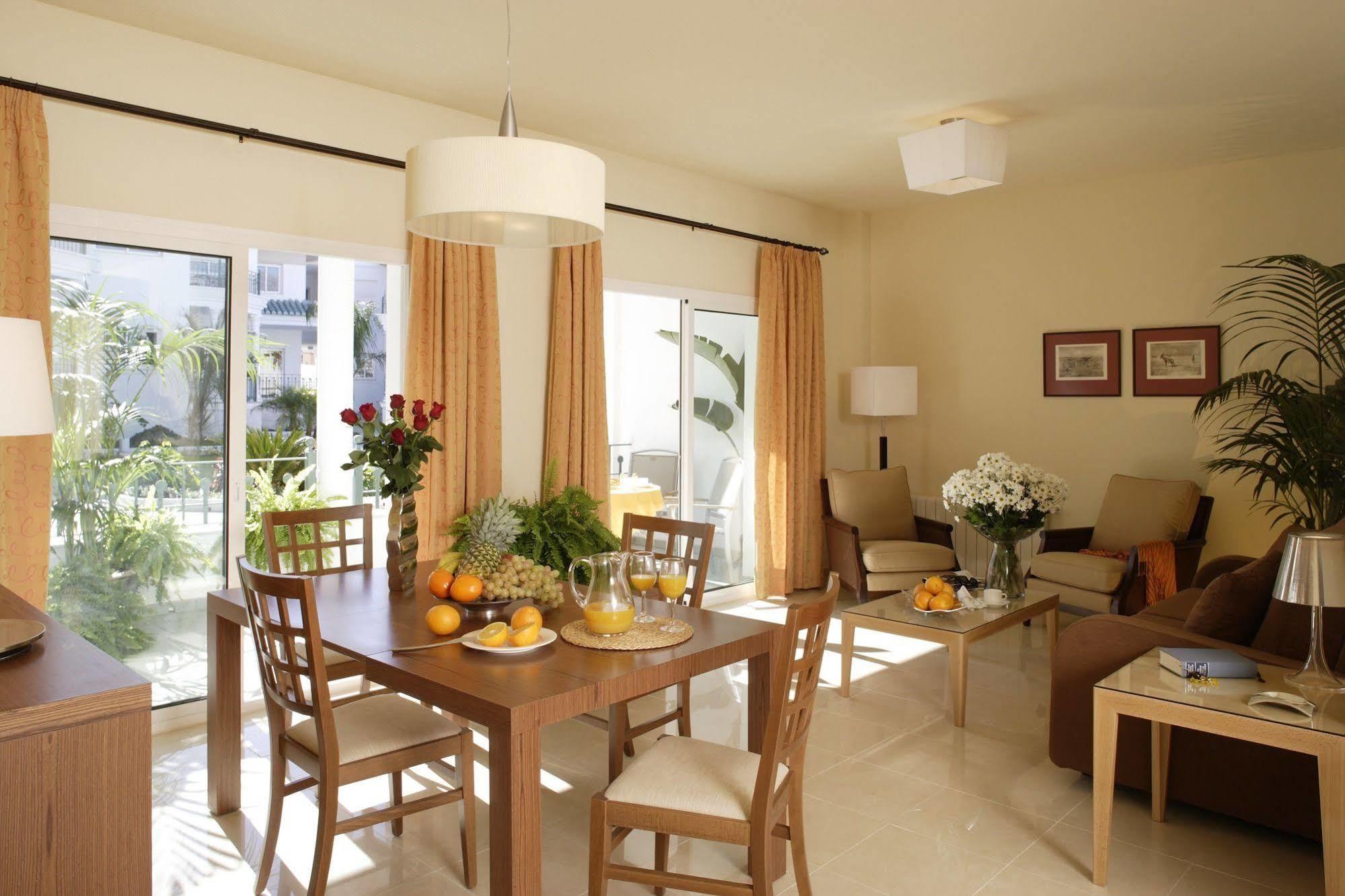 Apartamentos Marina Turquesa Nerja Chambre photo